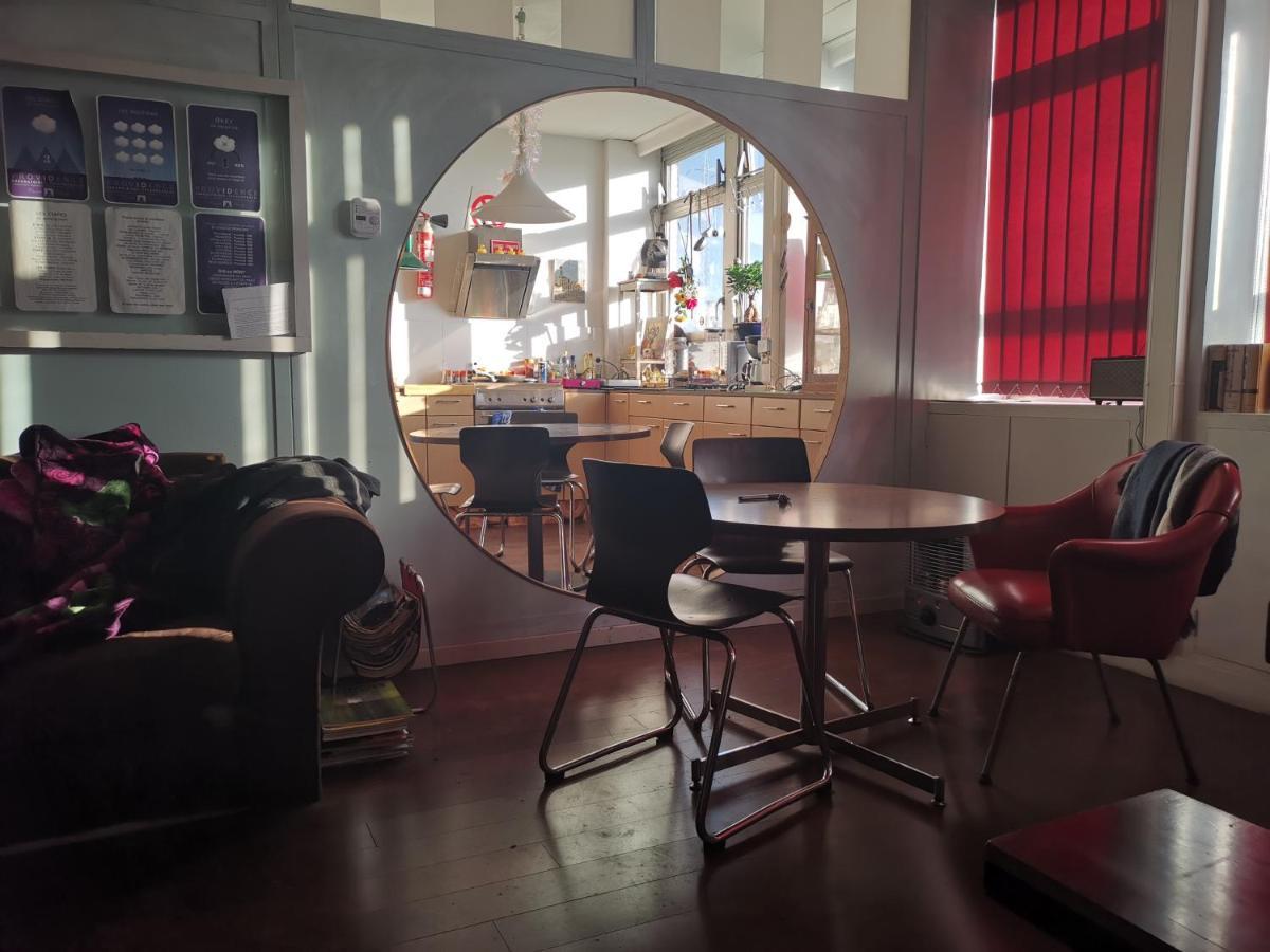 Ghostel 1St - Aventure Alternative - Guest House - Arts-Factory-Experience - For Artists, Makers And Open Minds - Attention, We Are Not A Hotel And Are Not Adapted For Everybody - Read Host Warnings Before Reservation - Www,Providence,Be Asbl Charleroi Zewnętrze zdjęcie